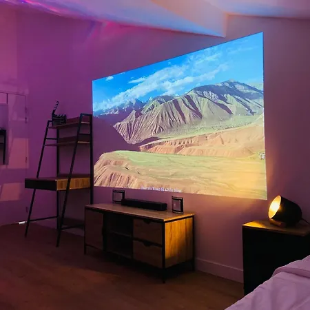 Cineloft Gare, Cinema, Ps5, Air Conditioning, Massage, Netflix, Prime Video アパート ポアティエ